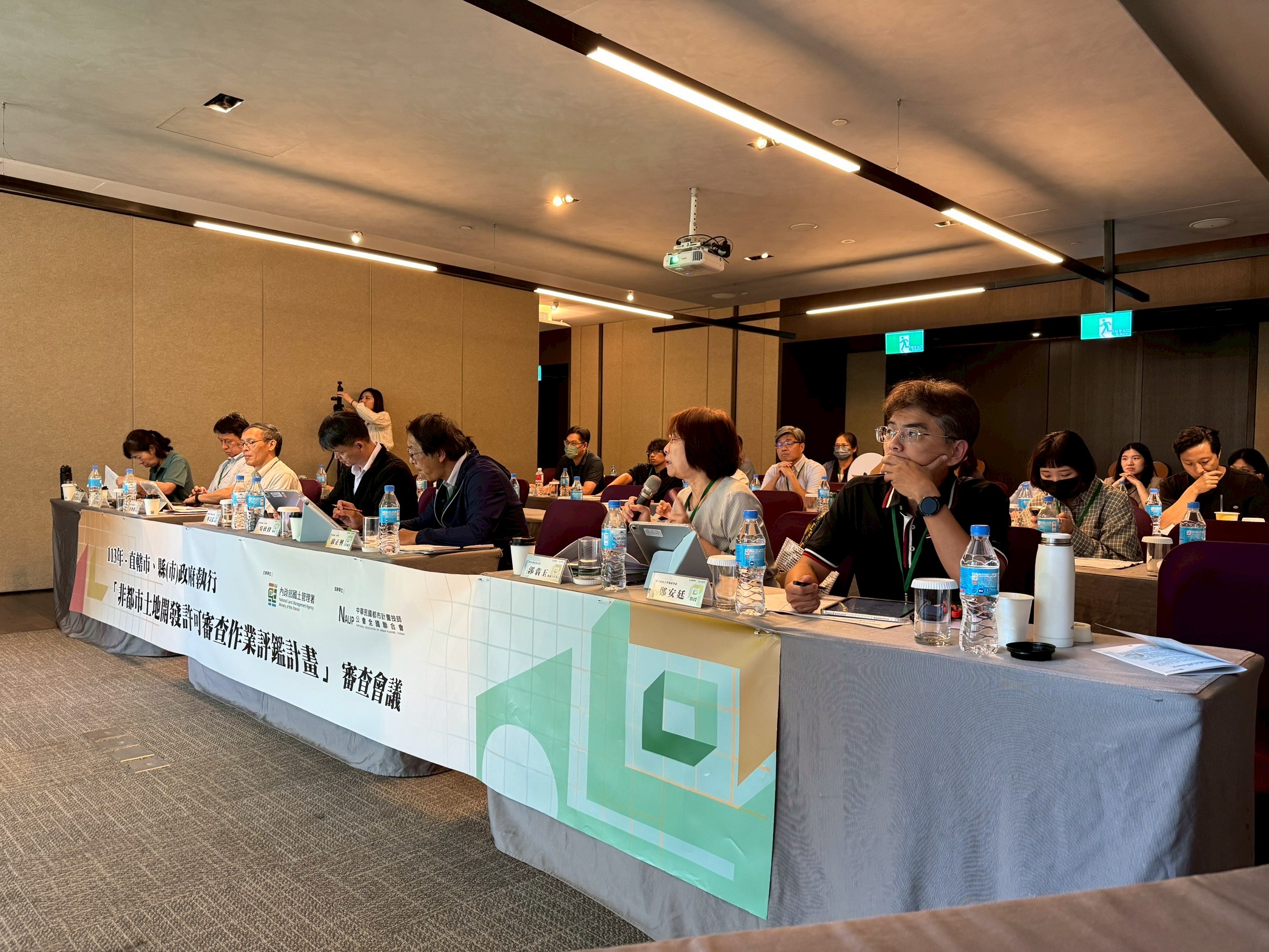 9d8c42bbf997aca7fa44feb139295893