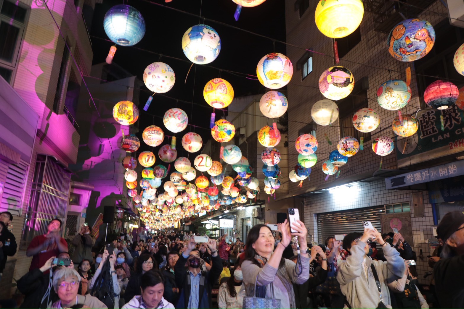 aaf526709efe47348ce8797fe2c33eeb